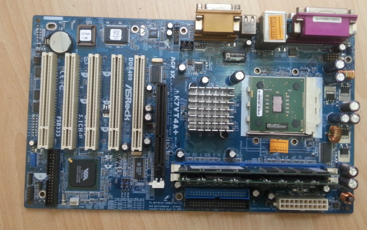 Asrock K7Vt4A 462Pin Athlon 2500 İşlemci Anakart