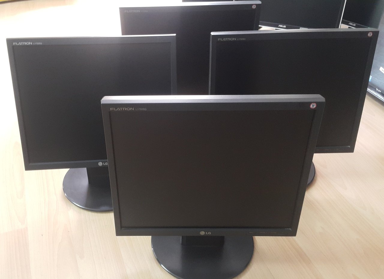 17'' Lg L1750SQ Lcd Monitör Sorunsuz
