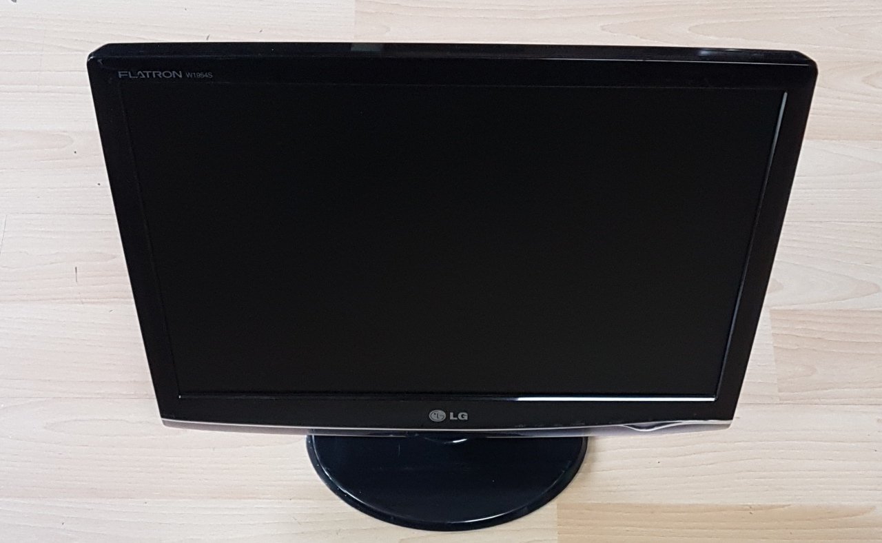 19'' Lg W1954S Lcd Monitör Sorunsuz