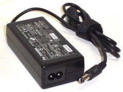 Toshiba 15V 4A PA3377E-2ACA Notebook Adaptör