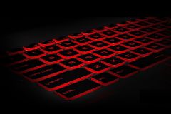 MSI PE72 7RD-697TR Klavye Işıklı (Kırmızı)