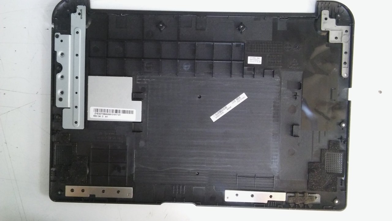 Toshiba Satellite W30t-A-104 Alt Kasa