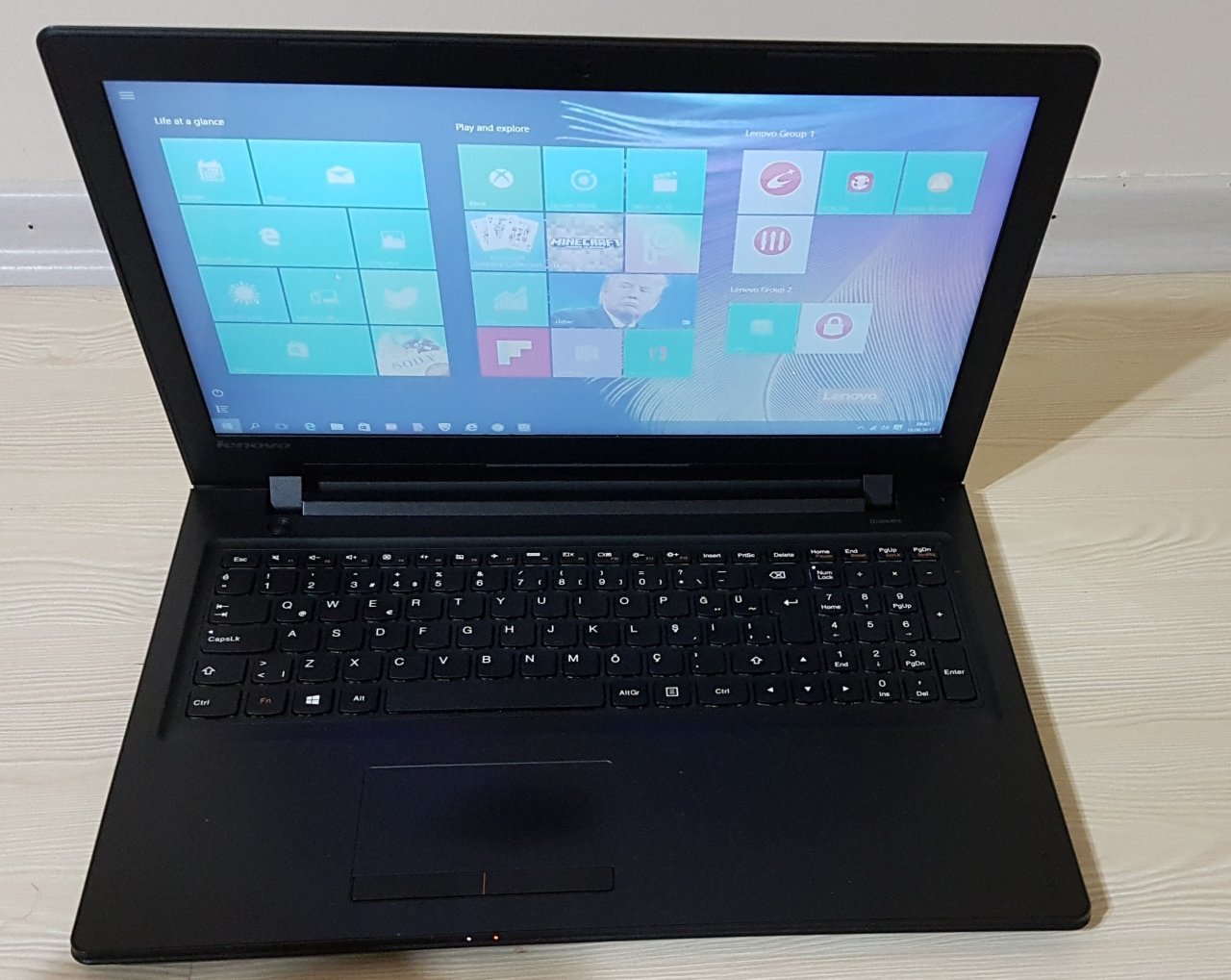 Lenovo idepad 300-15ISK İNTEL CORE İ5-6200U  Notebook Sorunsuz