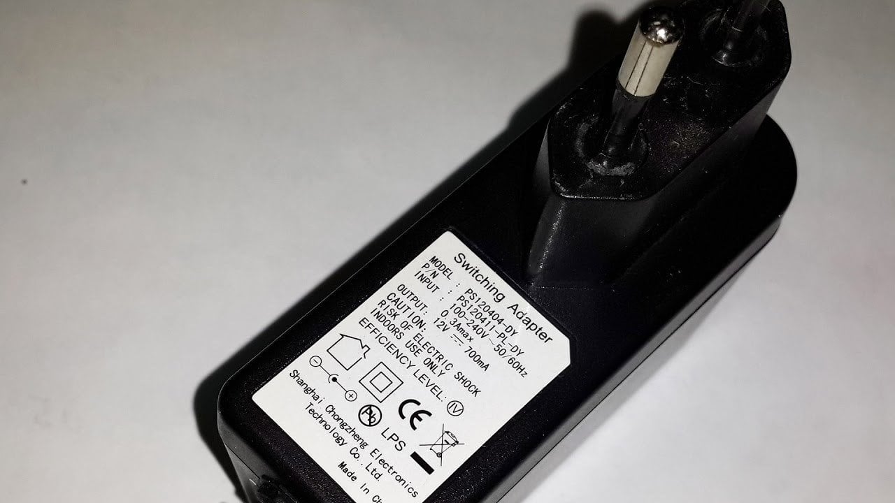 Switching PS120404-DY 12V 700mA Adaptör