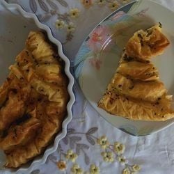 2 Yufkalı Zeytinyağlı  Peynirli Naneli Börek Tarifi