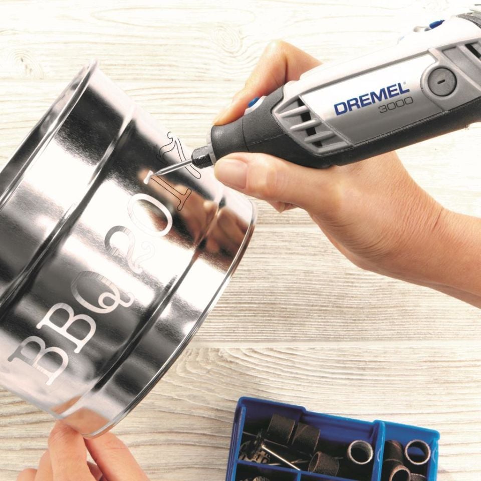 Dremel 3000 2/25 130W Gravür Taşlama El Motoru 25 Aksesuarlı F0133000HC