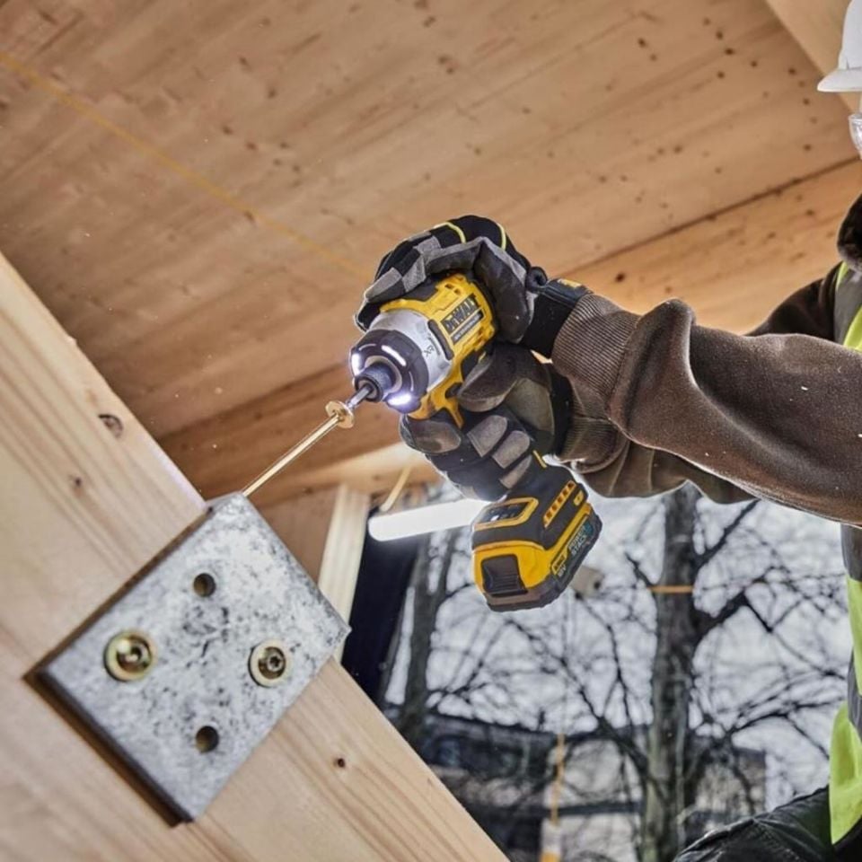 Dewalt XR PREMIUM Kömürsüz Akülü Darbeli Vidalama Seti 282Nm 1x4 Amper DCF860N-XJ