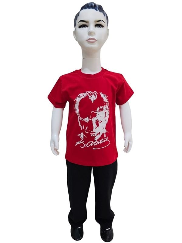 Atatürk Baskılı Kırmızı Tişört Siyah Pantolon Takım