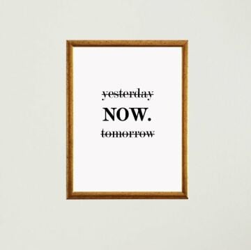 Now Çerçeveli Poster Tablo