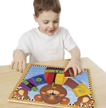 Melissa&Doug Ahşap Temel Beceri Geliştirme Tahtası