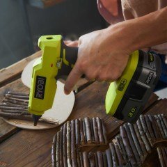 Ryobi R18GLU-0 18V Akülü Mum Silikon Tabancası (Akü Dahil Değildir)