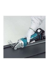 Makita DJS161RFJ 18V Li Çift Akülü Sac Kesme Makinesi