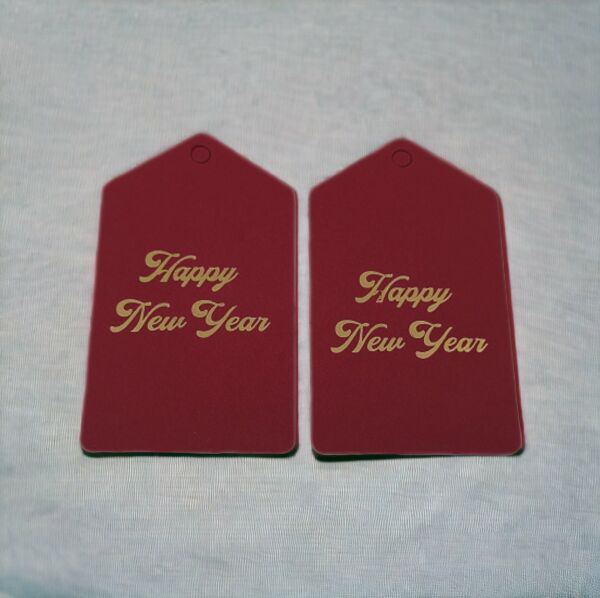 Roco Paper Yeniyıl Yılbaşı İsim Sallantı Etiketi Kırmızı Altın Varaklı Happy New Year 50li 4,5*7,5cm