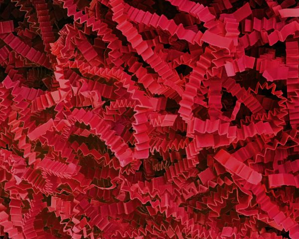ROCO PAPER Zigzag Kırpık Kağıt – Kırmızı – 500gr Kutu İçi Süsleme – Kırpıntı Zigzag Z Kağıt