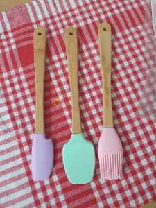 3'lü Renkli Bambu Saplı Silikon Uçlu Spatula Fırçalı Kaşık Seti