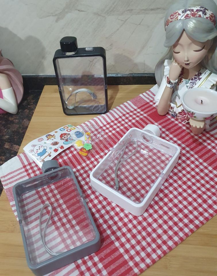 Tablet Matara  Şeffaf Motivasyonel Stickerlı Çerçeveli A5 Şeklinde Su Matarası