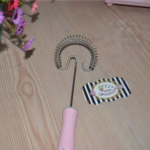 PLASTİK SAPLI YAYLI YUMURTA ÇIRPICI