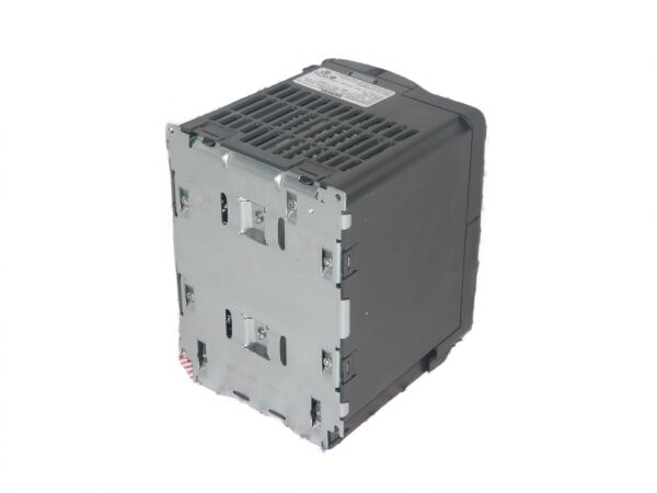 6SE6420-2UC22-2BA1,6SE 6420-2UC22-2BA1 SIEMENS MICROMASTER 420 2.2 Kw  YENİ KUTU AÇIK