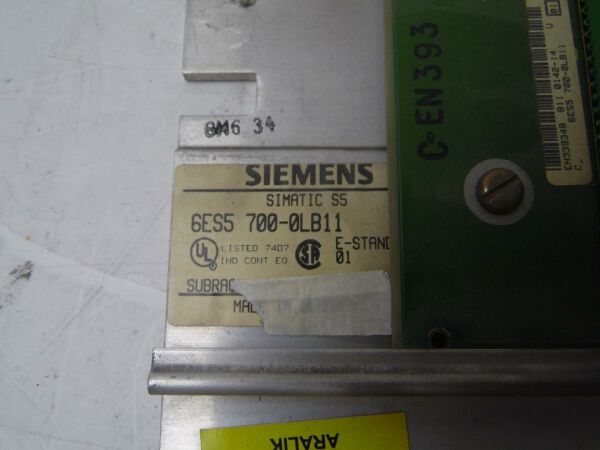 6ES5700-0LB11, 6ES5 700-0LB11 CR 700-0LB MOUNTING RACK, 6 SLOTS SIEMENS