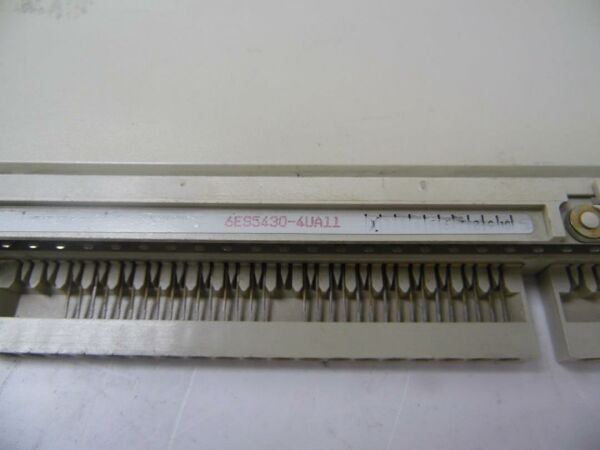 6ES5430-4UA11, 6ES5 430-4UA11 32DI, DC 24V SIEMENS