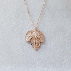 Altın Rose Yaprak Kolye