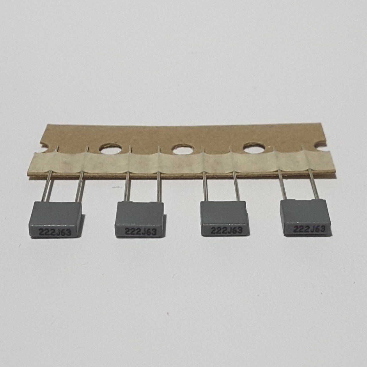 2.2 NF 63V , 5mm , Kutu Tipi ( 25 ADETLİK PAKET )