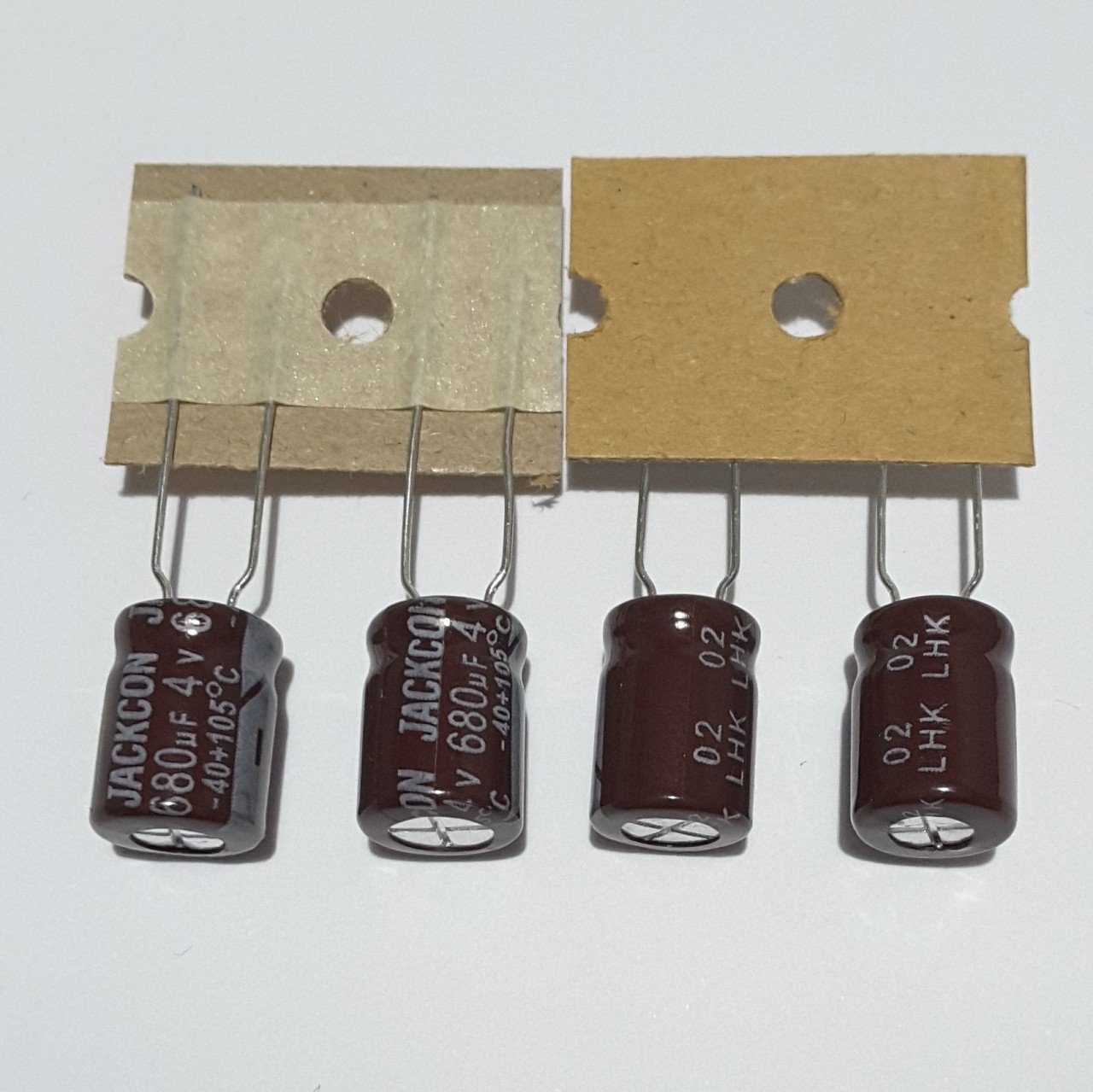 680uF 4V Elektrolitik Kondansatör 8*11 , Şerit , 105C ----- ( 25 ADETLİK PAKET )