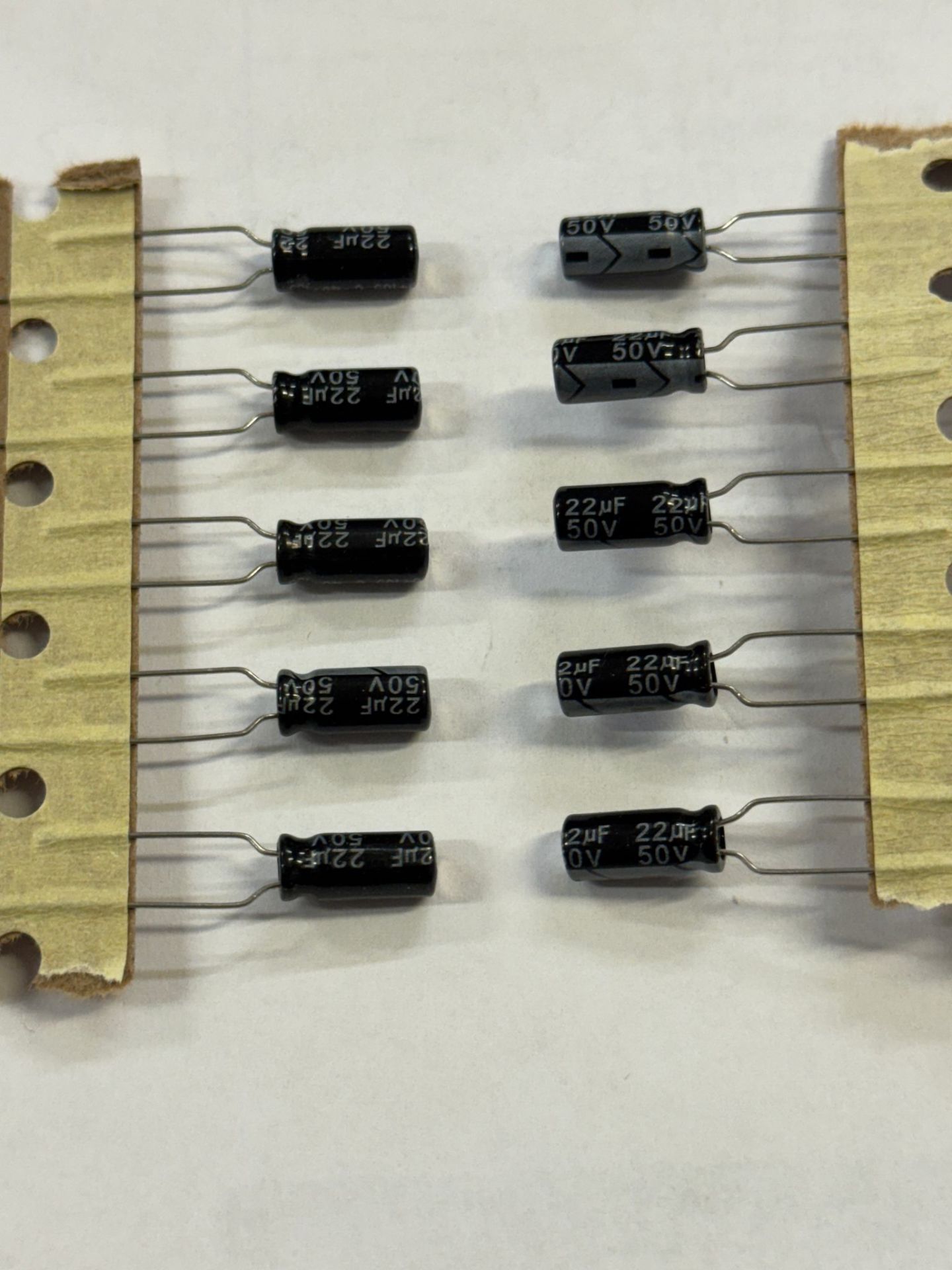 22uF 50V Elektrolitik Kondansatör 5*11 , Şerit , 105C ----- ( 25 ADETLİK PAKET )