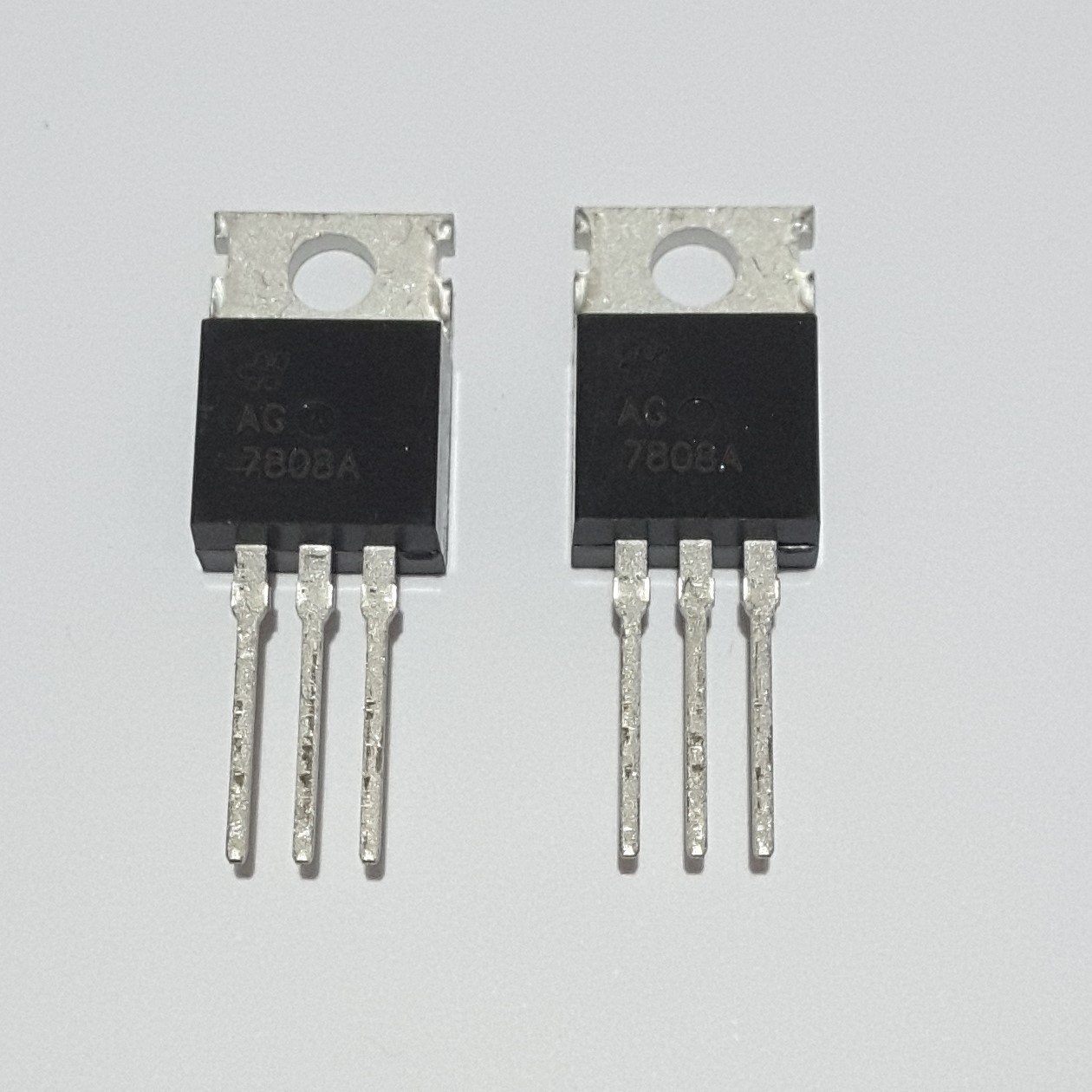 7808 - Voltaj Regülatörü TO-220 ( 5 ADETLİK PAKET )
