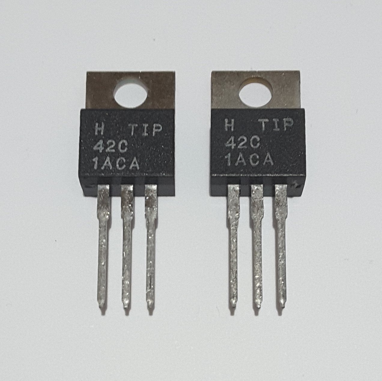 TIP42C , PNP  TO-220 Kılıf ( 5 ADETLİK PAKET )
