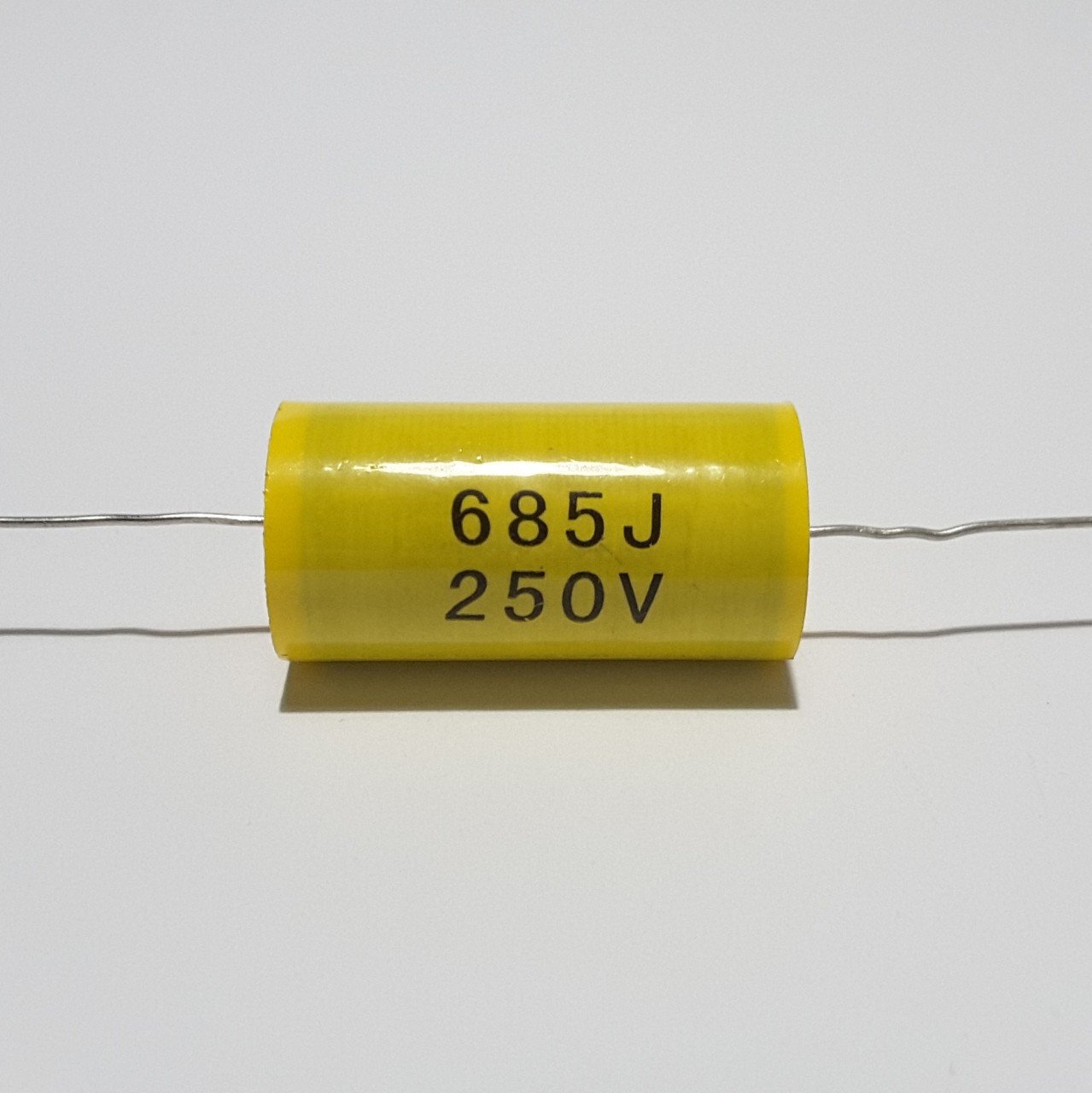 6.8UF 250V Axial Polyester Kondansatör - Silindir Şeklinde ( 2 ADETLİK PAKET )