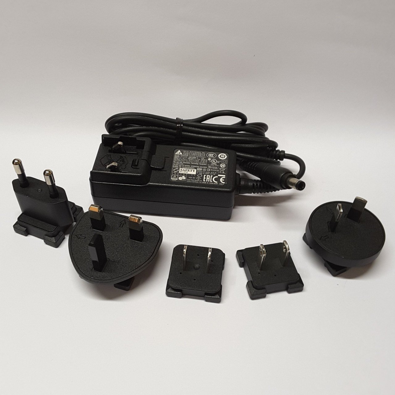 12V 3.33A AC/DC ADAPTÖR , PRİZ MODELİ Ucu:2.5mm ( 5 UÇLU )