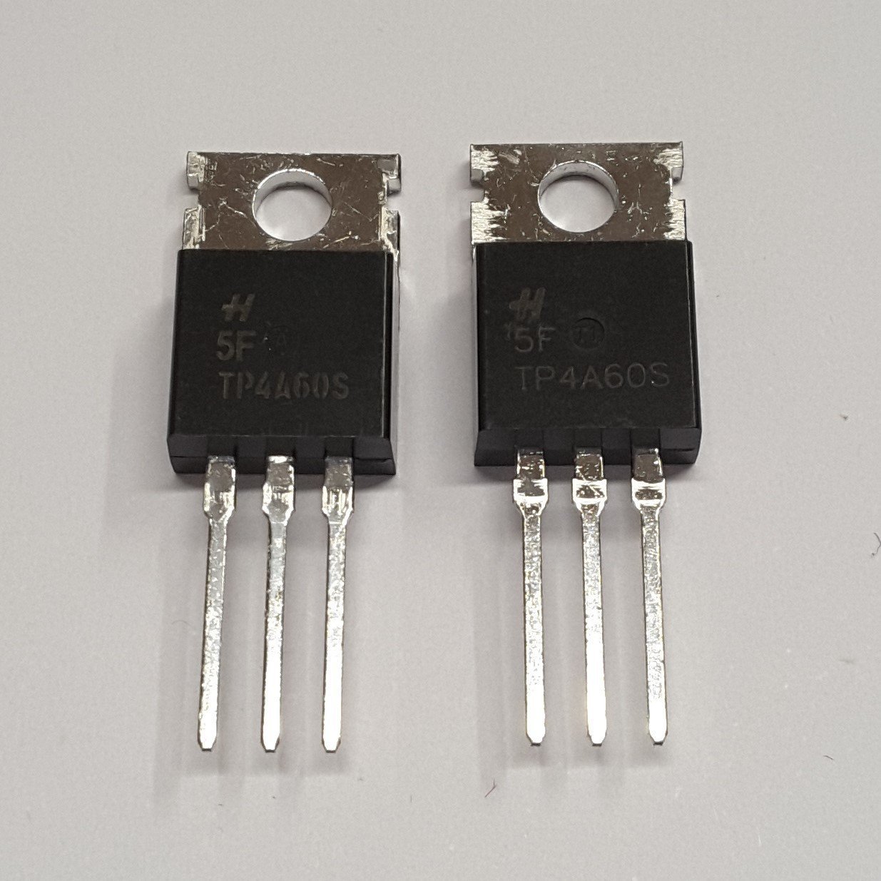 BT136-600 , 4A 600V  TRİYAK ( 5 ADETLİK PAKET )