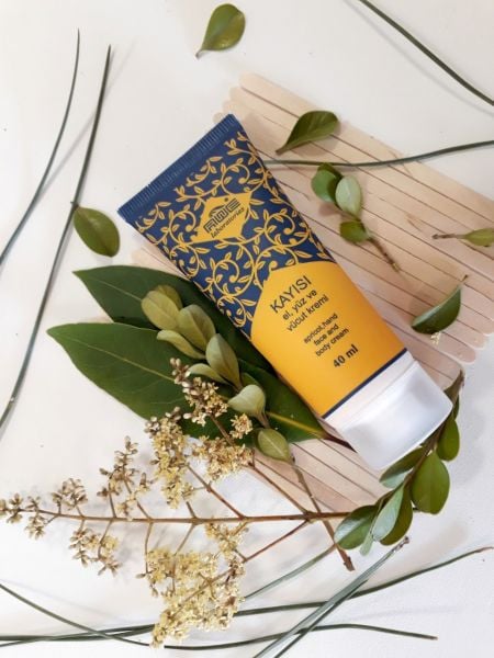 Kayısı El, Yüz, Vücut Kremi 40 ml