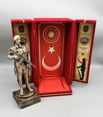 Kadife Sandıklı Komando Heykel Plaket