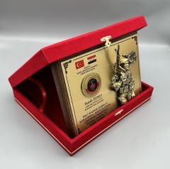 Kadife Kutulu Kare Kalkan Plaket