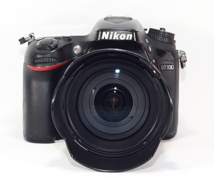 Nikon D7100 +18-70 Lens (162.000 Shutter)