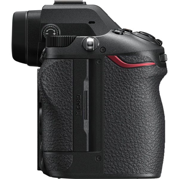 Nikon Z6 III Aynasız Fotoğraf Makinesi + 24-200 f/4-6.3 Lens Kit