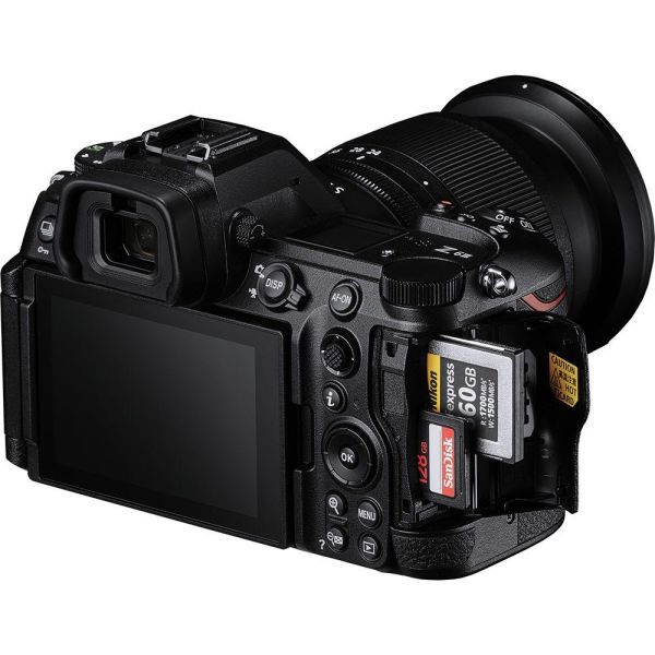 Nikon Z6 III Aynasız Fotoğraf Makinesi + 24-200 f/4-6.3 Lens Kit
