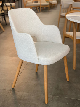 Venedik Kollu Sandalye,