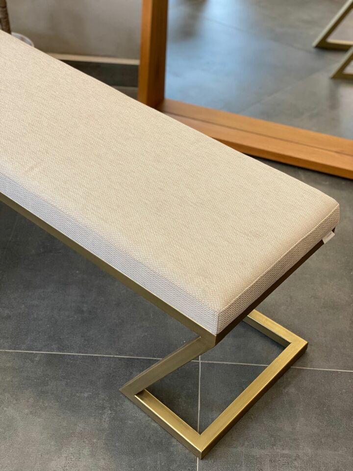 Zua Bench