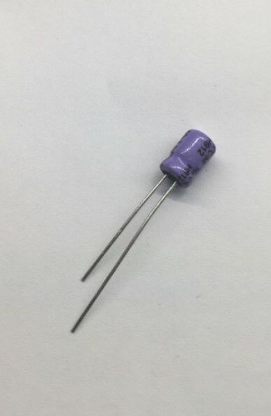 3,3uF 50V 105C Ebat 5X8x2,5mm Elektrolitik Kondansatör (10 Adet)