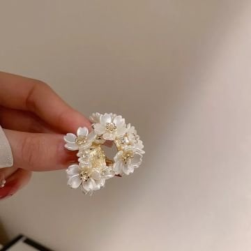 Beyaz Kabuk Çiçek Küpe