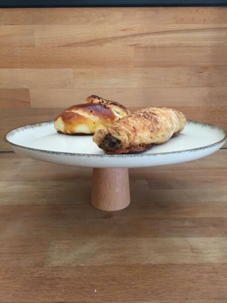 Ahşap Yuvarlak Ayaklı Kütahya Porselen Beyaz 28 cm Servis Tabağı 6 cm yükseklik