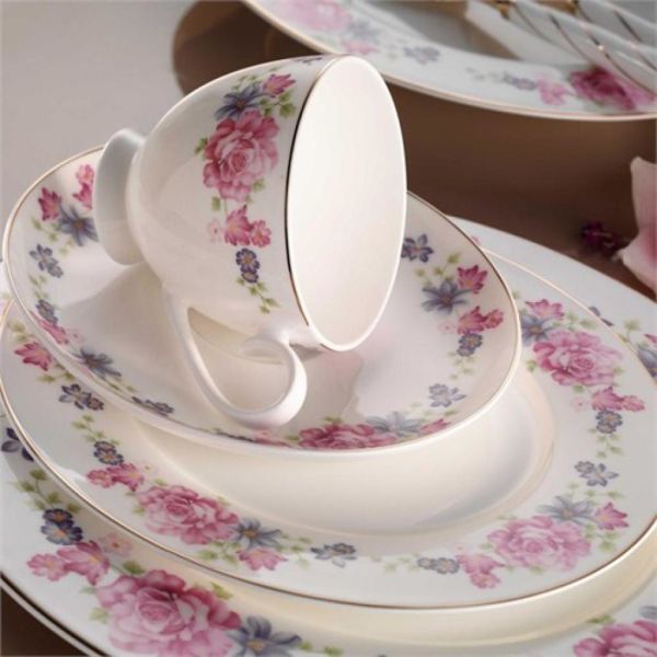 Kütahya Porselen Bone China 84 Parça 25138 Desenli Yemek Takımı