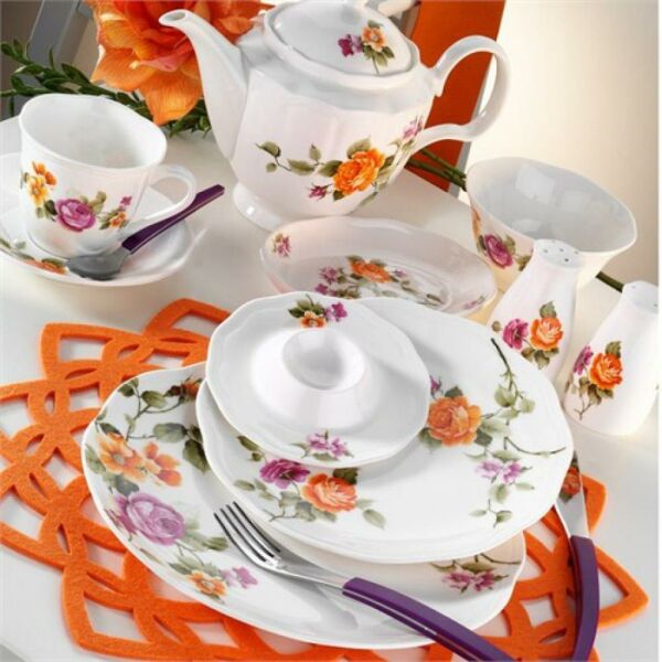 Kütahya Porselen Bone China 44 Parça 55106 Desen Kahvaltı Takımı