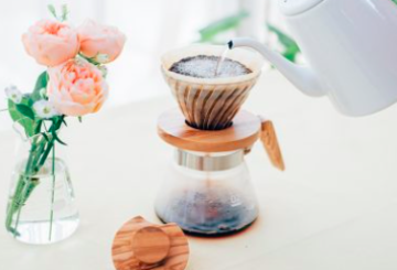 Hario V60 02 Kahve Servis Sürahisi Olive Wood 600 ml