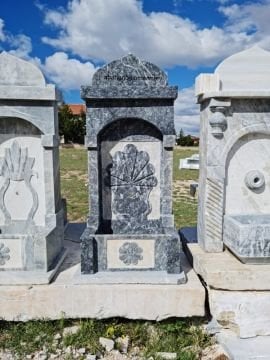 Mermer hayır çeşmesi