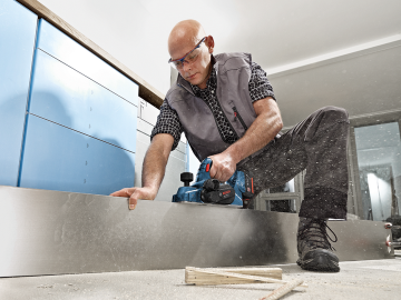 Bosch Professional GHO 18V-LI Solo Makine