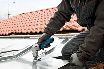 Bosch Professional GSC 12V-13 2 Ah Çift Akülü Sac Kesme Makinesi - L-boxx Çantalı